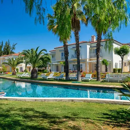 Portville Holiday Villas - Koi Villa