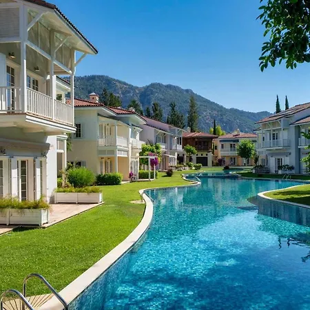 Portville Holiday Villas - Koi Villa